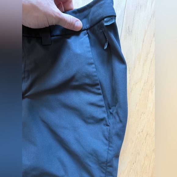 Lululemon Black Commission Regular Fit - Picture 2 of 4